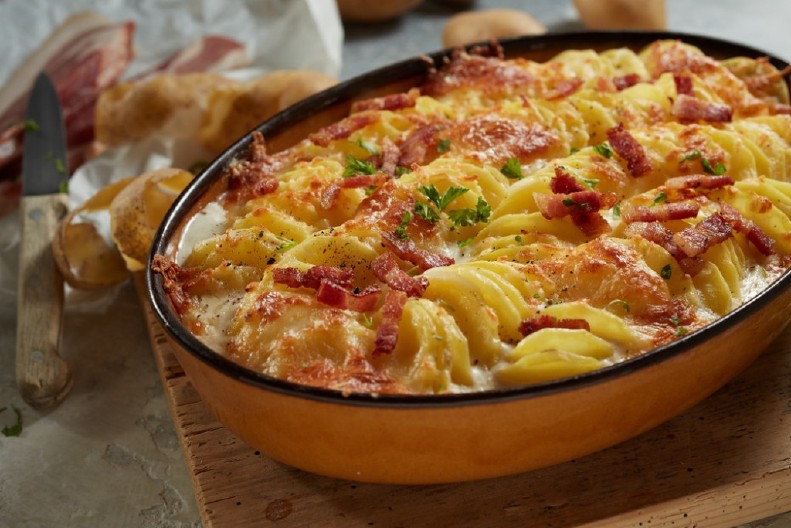 SAVRŠENA ZAPEČENA PILETINA SA KROMPIROM Ukusno jelo koje se brzo spremi