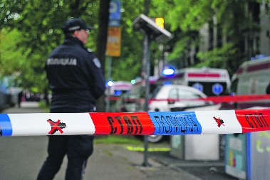 LIKVIDACIJA U SREMSKOJ MITROVICI DOGOVORENA U KAFIĆU ZA 15 MINUTA! U igri bilo 10.000 evra