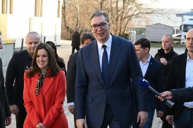 VUČIĆ U DVODNEVNOJ POSETI „Privatni sektor „drži“ zemlju, dajemo podršku domaćim proizvođačima“ (FOTO)