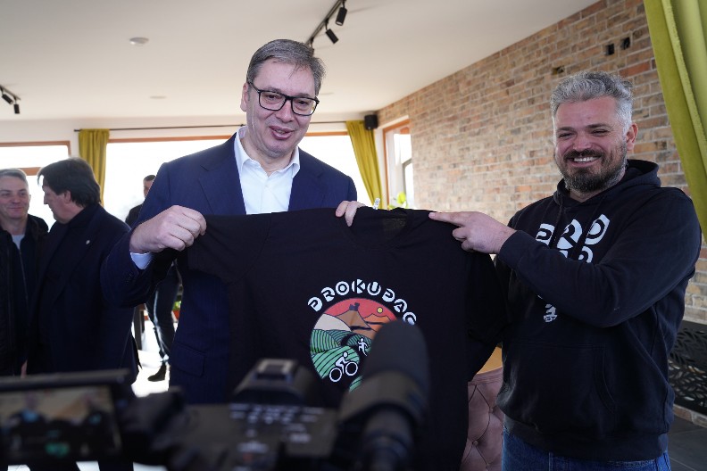 OVO JE JEDAN OD POKAZATELJA NAPRETKA SRBIJE I TOGA DA SRBIJA SVE MOŽE Vučić presrećan nakon posete ovom srpskom domaćinu