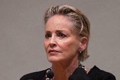 ,,IMALA SAM 1 ODSTO ŠANSE DA PREŽIVIM" Čuvena glumica je bila na ivici života i smrti, a onda se desio neverovatan preokret