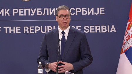 VUČIĆ UPUTIO POZIV REKTORSKOM KOLEGIJUMU UB Predsednik ih pozvao na razgovor o rešavanju gorućih problema u društvu
