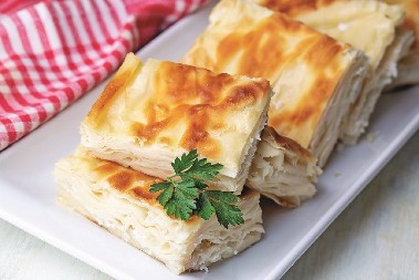 OVAJ RECEPT ZA PITU JE NAJBRŽI I NAJBOLJI Sočna je kao duša, a jedan sastojak joj daje nezaboravan šmek