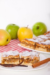 ČAROBNI KOLAČ OD JABUKA Brzi sočni desert koji oduševljava za samo 5 minuta pripreme