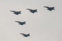 UKRAJINSKI PILOTI OBUČENI: Francuski lovci "miraž 2000" stigli u Ukrajinu