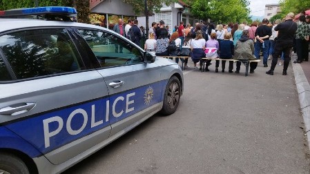 POVREĐEN MLADIĆ TOKOM EKSPLOZIJE U ĐAKOVICI! Sumnja se da ima još neeksplodiranih bombi