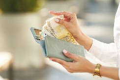 NAJBOGATIJA ŽENA EVROPE PRELOMILA Sasvim neočekivano, napušta firmu koja joj je donela milijarde