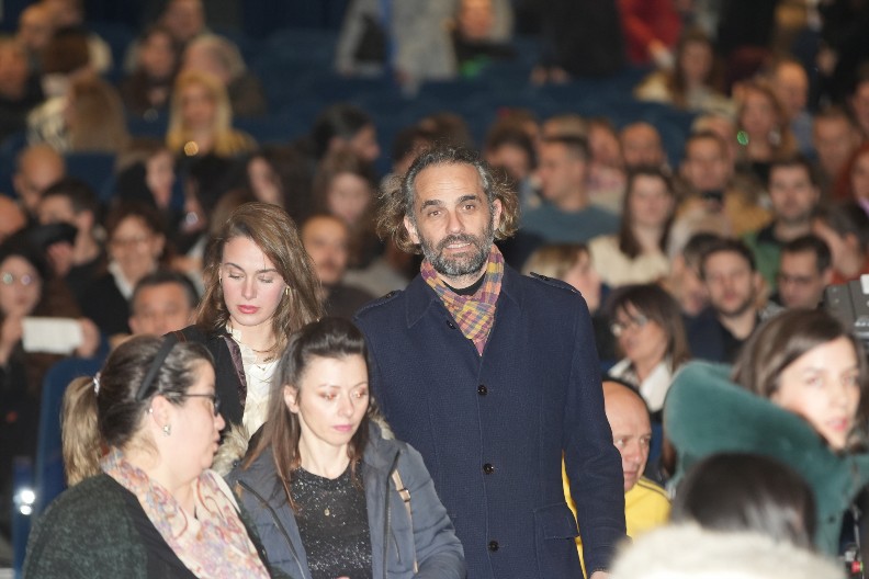 RAŠA BUKVIĆ UHVAĆEN SA NOVOM DEVOJKOM! Raspao mu se brak pre četiri godine, a ovu lepoticu je krio od svih (FOTO)