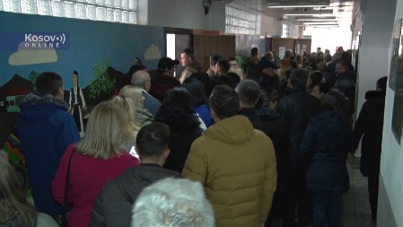 Gužve u poslepodnevnim satima na biračkim mestima u Štrpcu