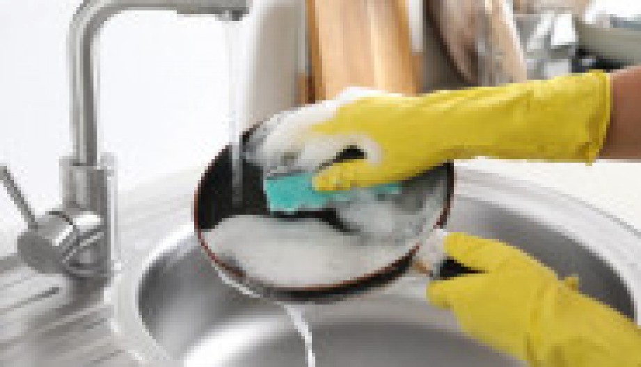 OČISTITE TIGANJ BRZO I LAKO Nema ribanja ni struganja, a sijaće se kao nov