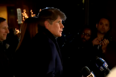 PRVE REČI BLAGOJEVIĆA NAKON TRAMPOVOG POMILOVANJA Izašao je ispred kuće i novinarima kratko rekao OVO