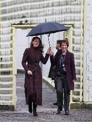 I PRINCEZA NOSI ISTI KAPUT 4 GODINE Kejt Midlton se pojavila u klasičnom modelu koji ne izlazi iz mode