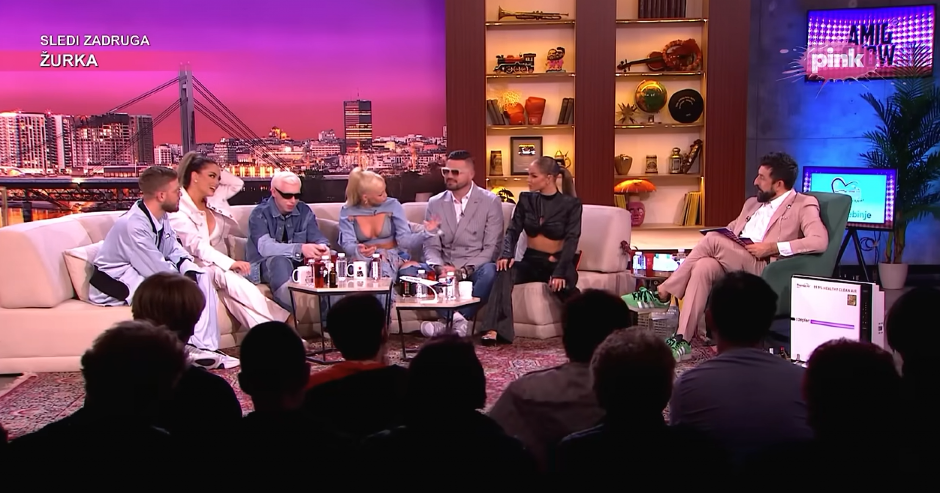 OPTUŽENA DA PRUŽA INTIMNE USLUGE U ZAMENU ZA LETOVANJE I ZIMOVANJE Skandalozne tvrdnje na račun poznate pevačice, sve izrečeno uživo!