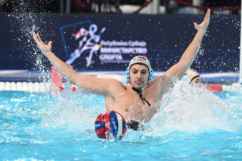 DELFINI POKORILI EVROPU 