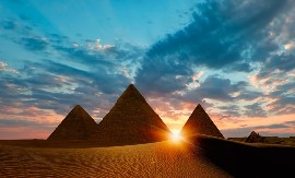 PRE 4.500 GODINA PIRAMIDE SU IZGLEDALE POTPUNO DRUGAČIJE Bile su snežno bele, a na vrhu se nalazilo nešto neverovatno