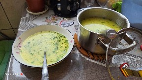 KREM ČORBA SA SIROM I GRIZOM IZ BAKINE KUHINJE Gotova za 10 minuta, a unuci je obožavaju