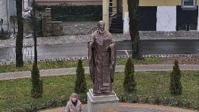 SVEČANOST U KRUŠEVCU: Otkriven spomenik Svetom Savi na istoimenom gradskom trgu