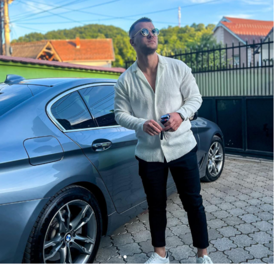 "PONOSI SE ŠTO JE LJUBAVNICA" Pevačeva žena oplela po njegovoj koleginici sa kojom ju je varao!