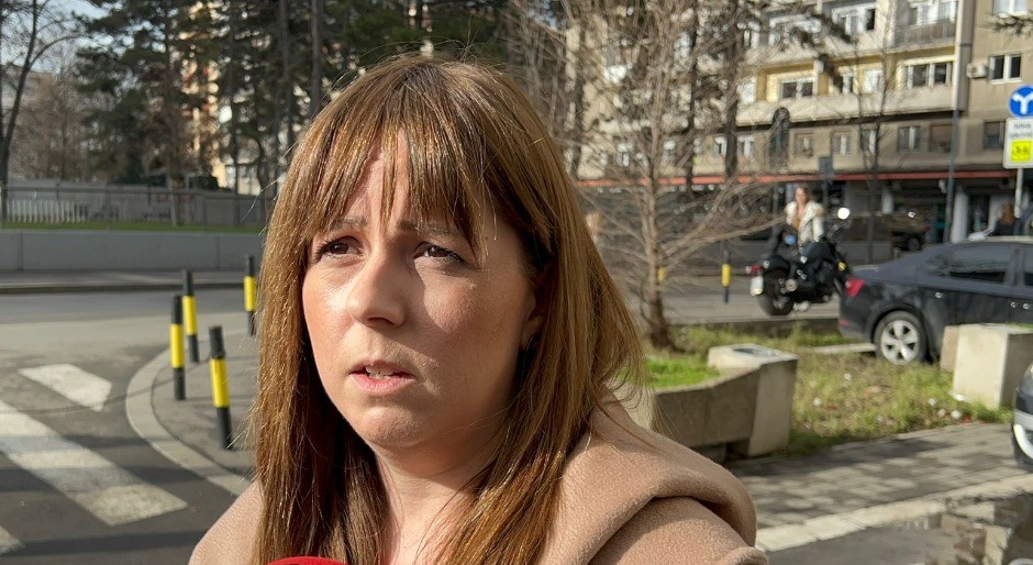 ANS: Najoštrije osuđujemo skandalozan zahtev Emira Kusturice da se Andrijani Nešić izrekne dvogodišnja zabrana obavljanja novinarskog poziva!