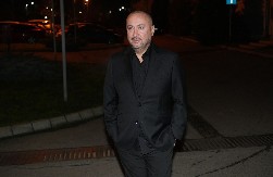 "SVE BI DALI DA SE POJAVE NA TELEVIZIJI" Đani pecnuo kolege, pa se raznežio na pomen ćerke!