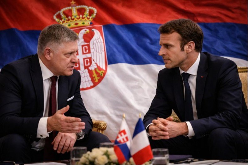 FICO U LICE MAKRONU: EU se nepravedno odnosi prema Srbiji