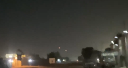 PUCNJI I SNAŽNE EKSPLOZIJE U OBLASTI AERODROMA! Stižu šok snimci iz države koja je glavni proizvođač uranijuma, ovde je veliko skladište (VIDEO)