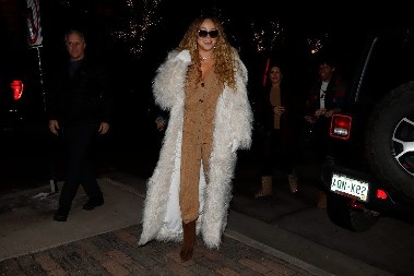 LAŽNA SKROMNOST? Čuvena pevačica nikako ne prihvata ovaj kompliment, bila arogantna, a sada se odjenom spustila na zemlju