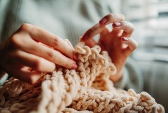 Prelo, sedenje i poselo u Srbiji nekad i sad – kako su ljudi zimovali bez interneta