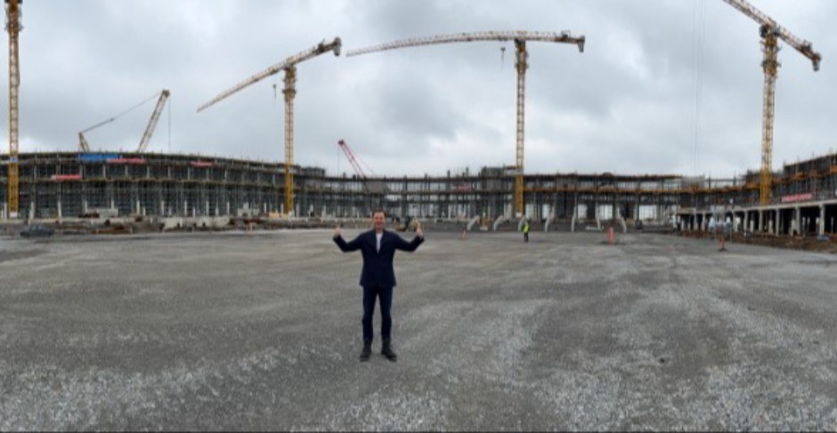 SINIŠA MALI U SRCU NACIONALNOG STADIONA U SURČINU: Ministar obišao radove na najvećem gradilištu u ovom delu Evrope