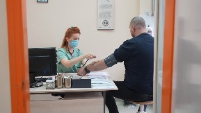 MLADIĆ OD 22 GODINE IMAO JE VISOK PRITISAK...  Teške bolesti dolaze i bez simptoma, evo šta doktor Tasić apeluje!