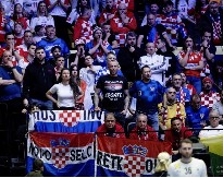 SKANDAL I REPRESIJA Hrvatima oduzeli zastave, kivni na EHF i Dance: GORČINA I UGAŠEN SAN