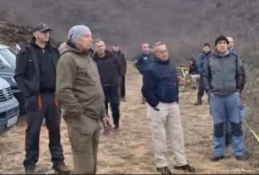 BOŠNJACI SVOJIM TELIMA BRANE IMOVINU SRBA! Drama kod Mostara: " Žele da nam otmu zemlju" (FOTO)