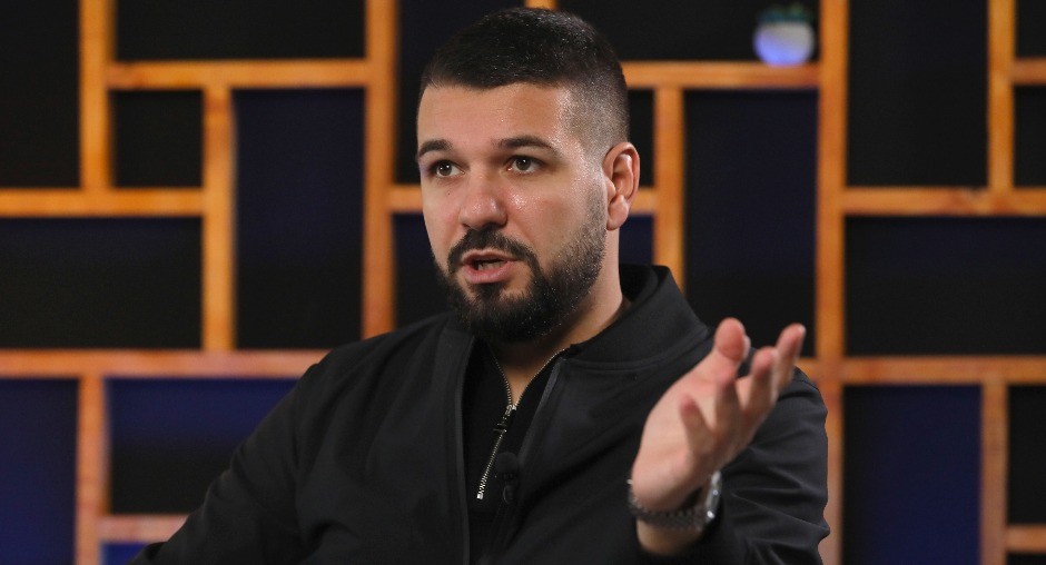 "MINA JE POZNATA PO KRAĐI NOVCA" Boris Stjepanović tvrdi da nije jedini kome je otela bakšiš! 