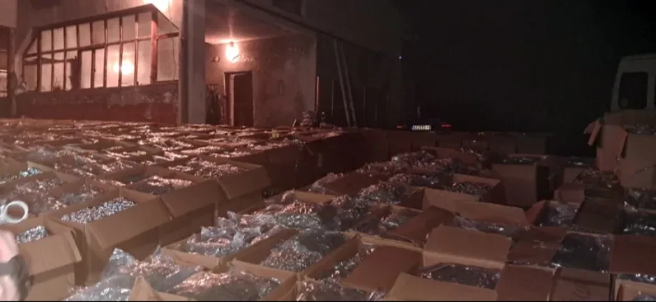 SASLUŠANI ZBOG PET TONA MARIHUANE Drogu nabavljali u Severnoj Makedoniji, organizator u bekstvu