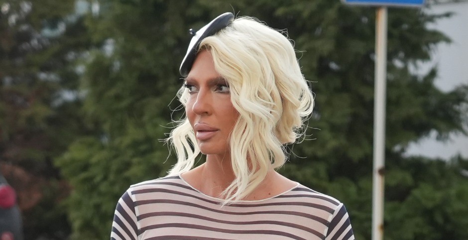 "JELENA KARLEUŠA JE ODLEPILA ZA NJIM" Nesrećno zaljubljena u našeg pevača?