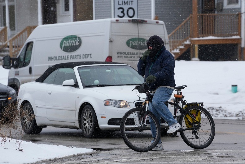 SNEG PARALISAO POLA AMERIKE Snažna zimska oluja pogodila istočnu obalu SAD