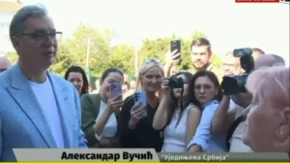 "A da vi preuzmete državu, sigurnije je!" Razgovor Vučića sa meštankom u Starom Slankamenu nasmejao sve