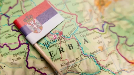 Strani mediji izvojili neobičan spomenik u Srbiji - kažu da izgleda kao da je iz budućnosti