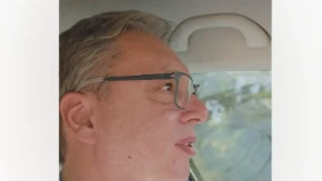 Vučić: Muzika sa radija Lola i vinski putevi u Sremu su fenomenalan spoj (VIDEO)