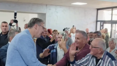 Vučić se obratio penzionerima: "Hvala vam što ste stvarali Srbiju koju danas zajedno čuvamo i gradimo"