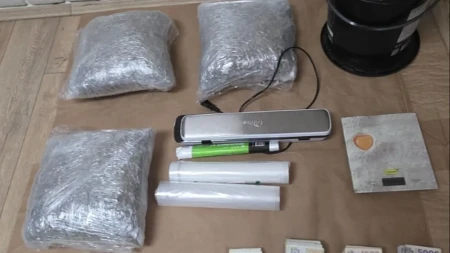 Rus ugrizao policajca za šaku prilikom hapšenja! Zaplenjeno više od 3,8 kilograma marihuane u Novom Sadu (FOTO)