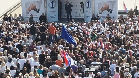 Vučić u Leskovcu predstavio specijalni program za jug Srbije: Pogledajte kolika masa ljudi je došla da ga dočeka!