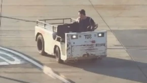 Kako mu je to palo na pamet? Ukrao vozilo na aerodromu, divljao u opasnoj vožnji i izazvao haos- ljudi nisu verovali šta vide