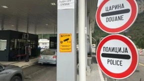 Pali na granici sa pravim bogatstvom: U torbi krila 44 zlatne pločice i nakit vredan 33.000 evra