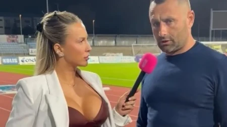 Voditeljka intervjuisala trenera u izazovnoj majici, njegova reakcija postala hit: Ljudi brišu suze od smeha, komentari ne prestaju
