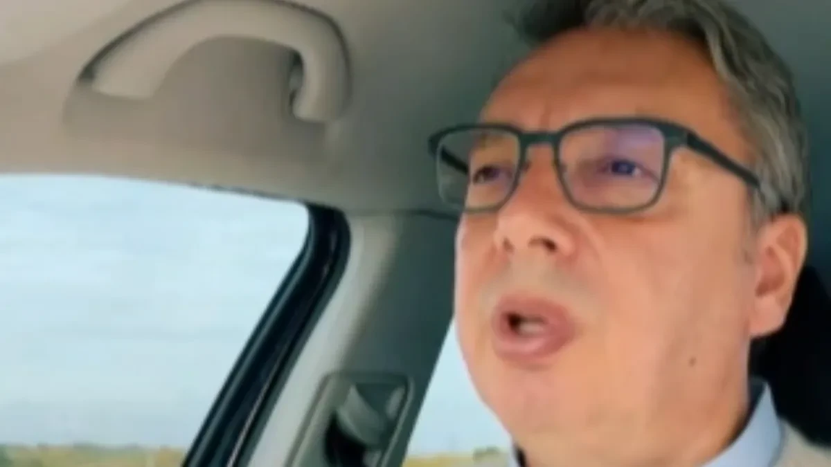Studentska lista kao lažni hor "Kolibri" Vučić: Njihov program za zdravstvo je razlika između jednofazne i trofazne struje!