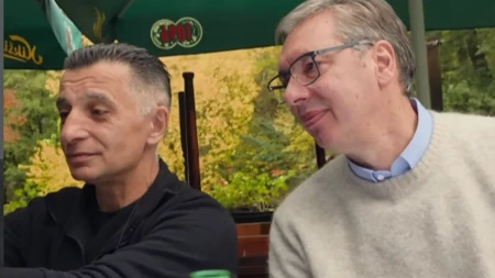(VIDEO) „Uzeli smo taksi da vas stignemo“: Vučića u Brestovačkoj Banji dočekali meštani, jedan se vratio iz Austrije posle 36 godina