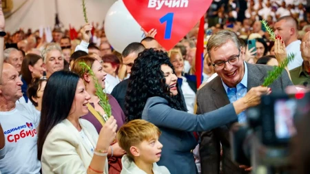 Veličanstvene scene u Zaječaru! Vučić: "Hvala vam na ljubavi što ste izgradili Srbiju - zajedno ćemo znati da pobedimo" 
