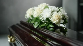 Horor na sahrani: Pokojnica se uspravila u kovčegu, u sali je zavladao jeziv muk - svi su zanemeli od šoka