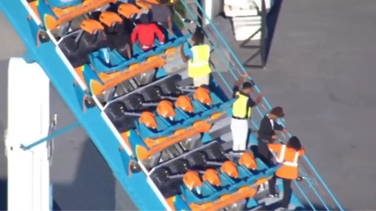 Horor! Muškarac poginuo pred očima posetilaca: Ispao iz rolerkostera, kamere snimile kobni trenutak (VIDEO)
